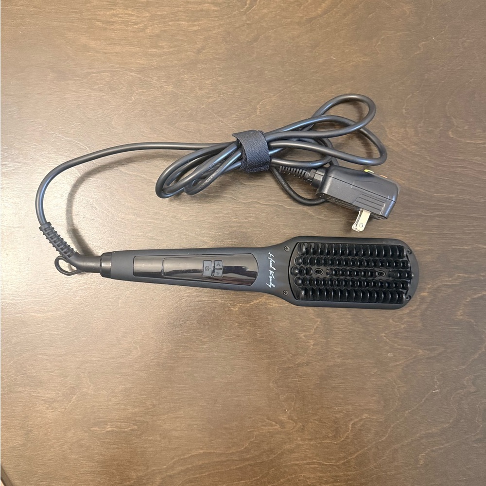 Black Electric Heated Straightening Brush
